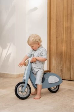 Little Dutch LD Swimsuit Sailors Bay62/68 35 Little Dutch LD Swimsuit Sailors Bay62/68 -Little World Shop 0018288 little dutch swimsuit sailors bay olive 98 104 sailors bay 2