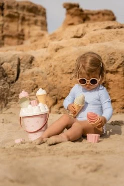 Little Dutch LD Long Sleeve Ruffle Swimsuit 74/80 23 Little Dutch LD Long Sleeve Ruffle Swimsuit 74/80 -Little World Shop 0018420 little dutch bathsuit long sleeves ruffles daisies blue 62 68 daisies 3 5ed281e9 6976 424c 9e5a 4b7c0533b170